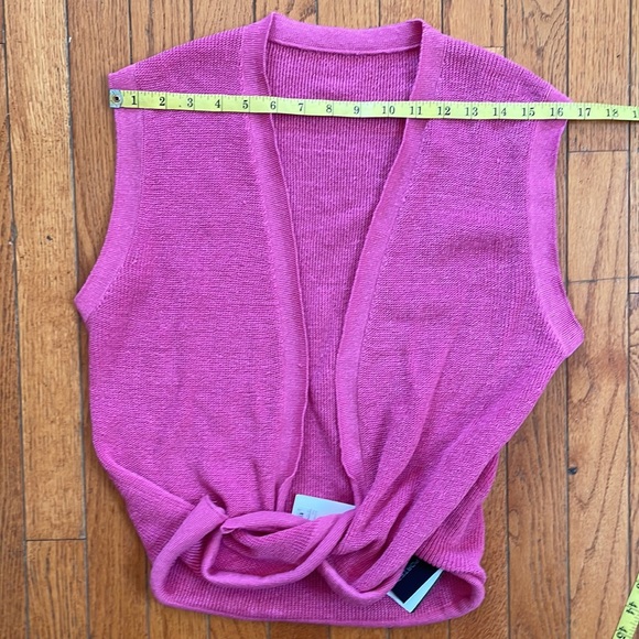 New with tags. Jacquemus sleeveless sweater top. Size 44. - Picture 5 of 7